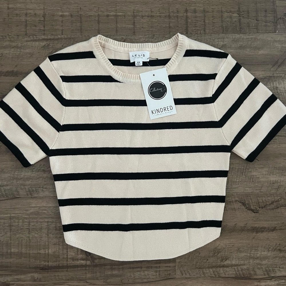 LELIS Black and cream stripped cropped shirt Size XS material is stretchy & soft
